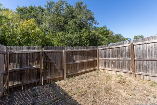 $1,200 | 10711 Mathom Landing, Unit 3, Universal City, TX 78148