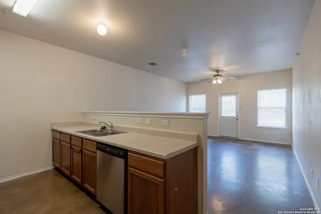 $1,200 | 10711 Mathom Landing, Unit 3, Universal City, TX 78148