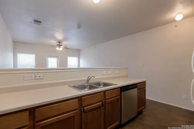 $1,200 | 10711 Mathom Landing, Unit 3, Universal City, TX 78148