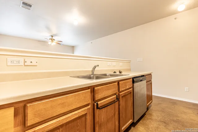 $1,100 | 10711 Mathom Landing, Unit 3, Universal City, TX 78148