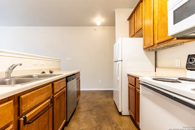 $1,100 | 10711 Mathom Landing, Unit 3, Universal City, TX 78148