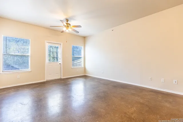 $1,100 | 10711 Mathom Landing, Unit 3, Universal City, TX 78148