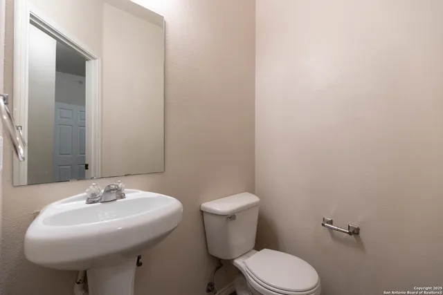 $1,200 | 10711 Mathom Landing, Unit 3, Universal City, TX 78148