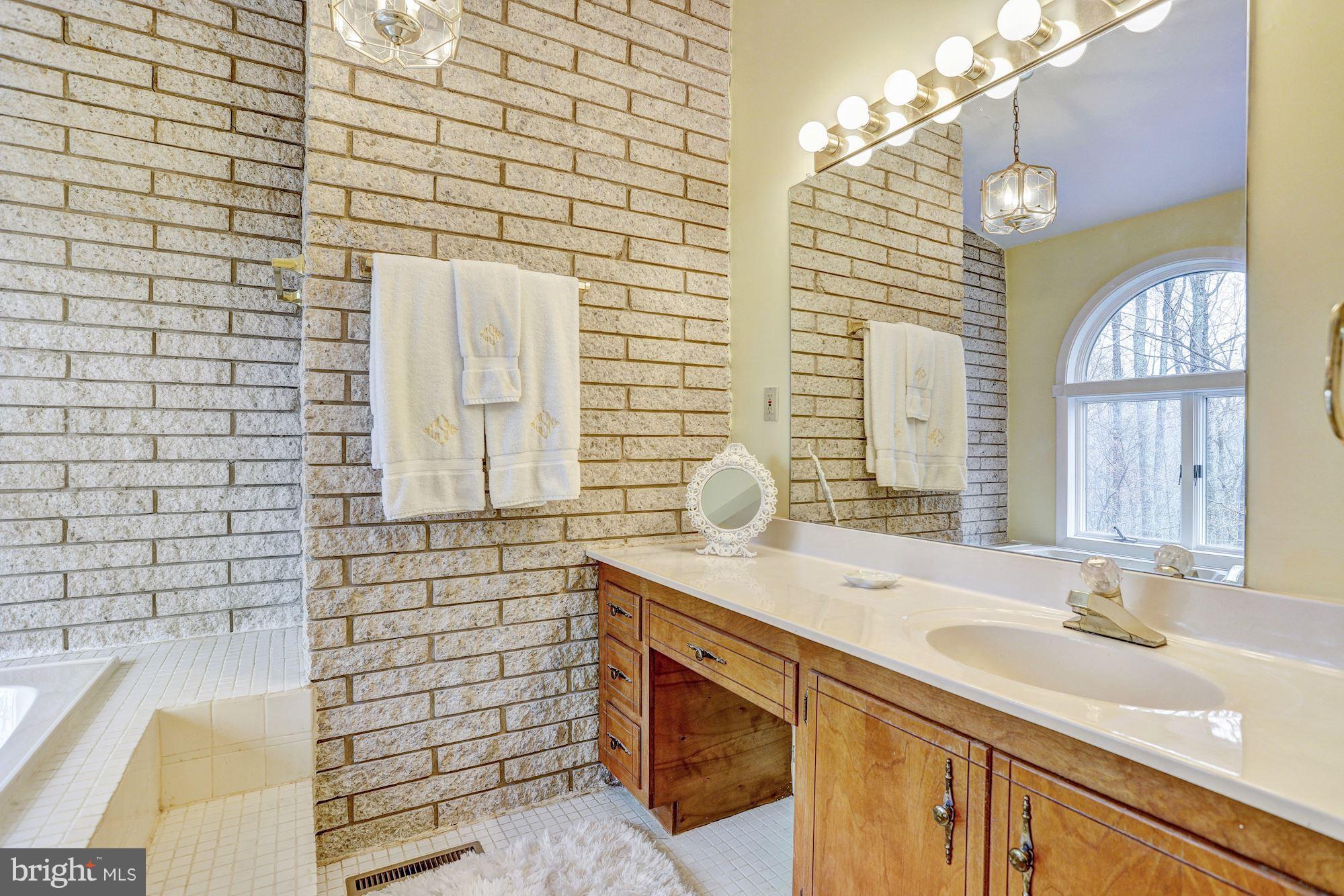 12639 Knoll Road Mount Airy, MD 21771 - Photo 13 of 30 Master Bath