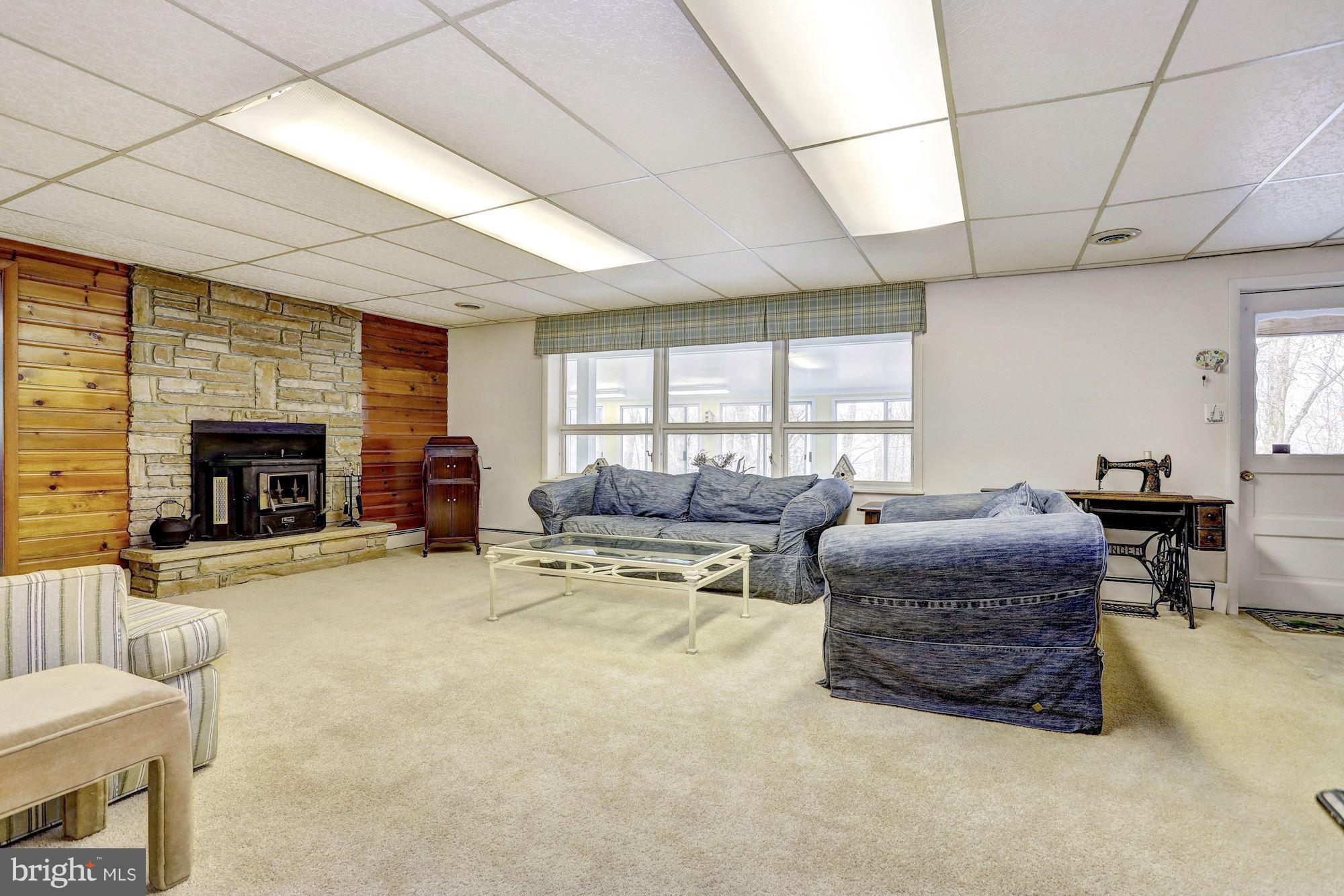 12639 Knoll Road Mount Airy, MD 21771 - Photo 20 of 30 Family Room