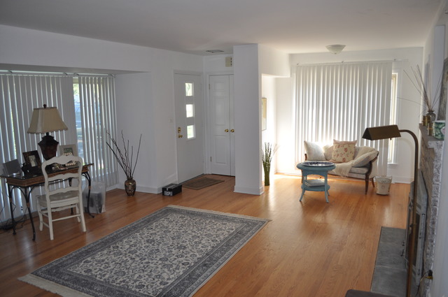 326 Wagner Road Northfield, IL 60093 - Photo 4 of 14 a living room with furniture and wooden floor