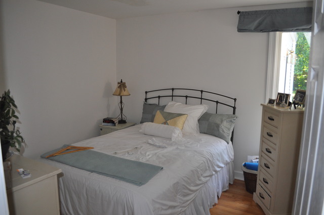 326 Wagner Road Northfield, IL 60093 - Photo 6 of 14 a bedroom with a bed and a window