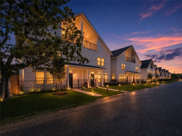 $3,900,000 | 701-705 Turner Street, College Station, TX 77840
