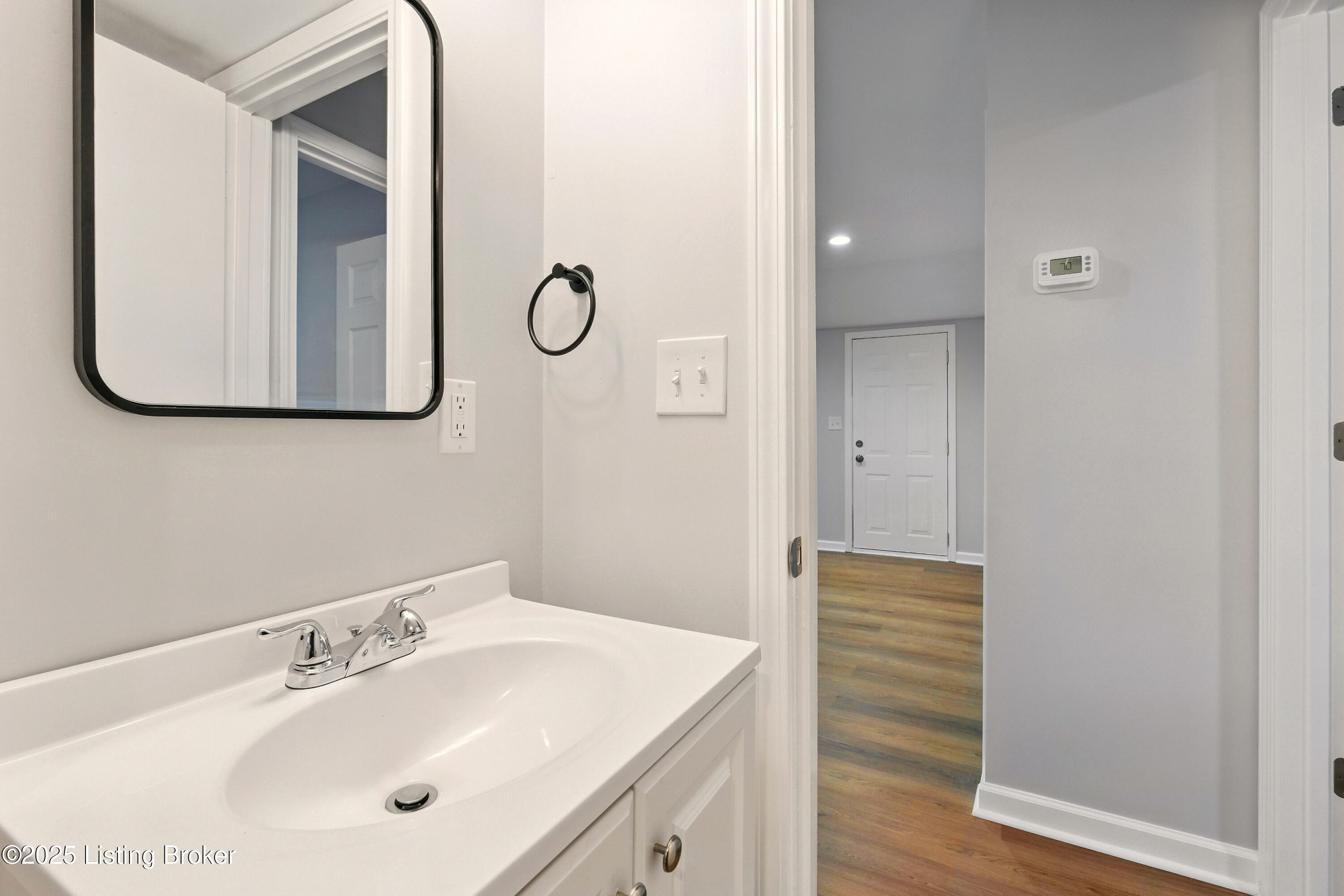 6507 Terry Road Louisville, KY 40258 - Photo 20 of 27 21_6507terry_louisvillerealestatemedia_0