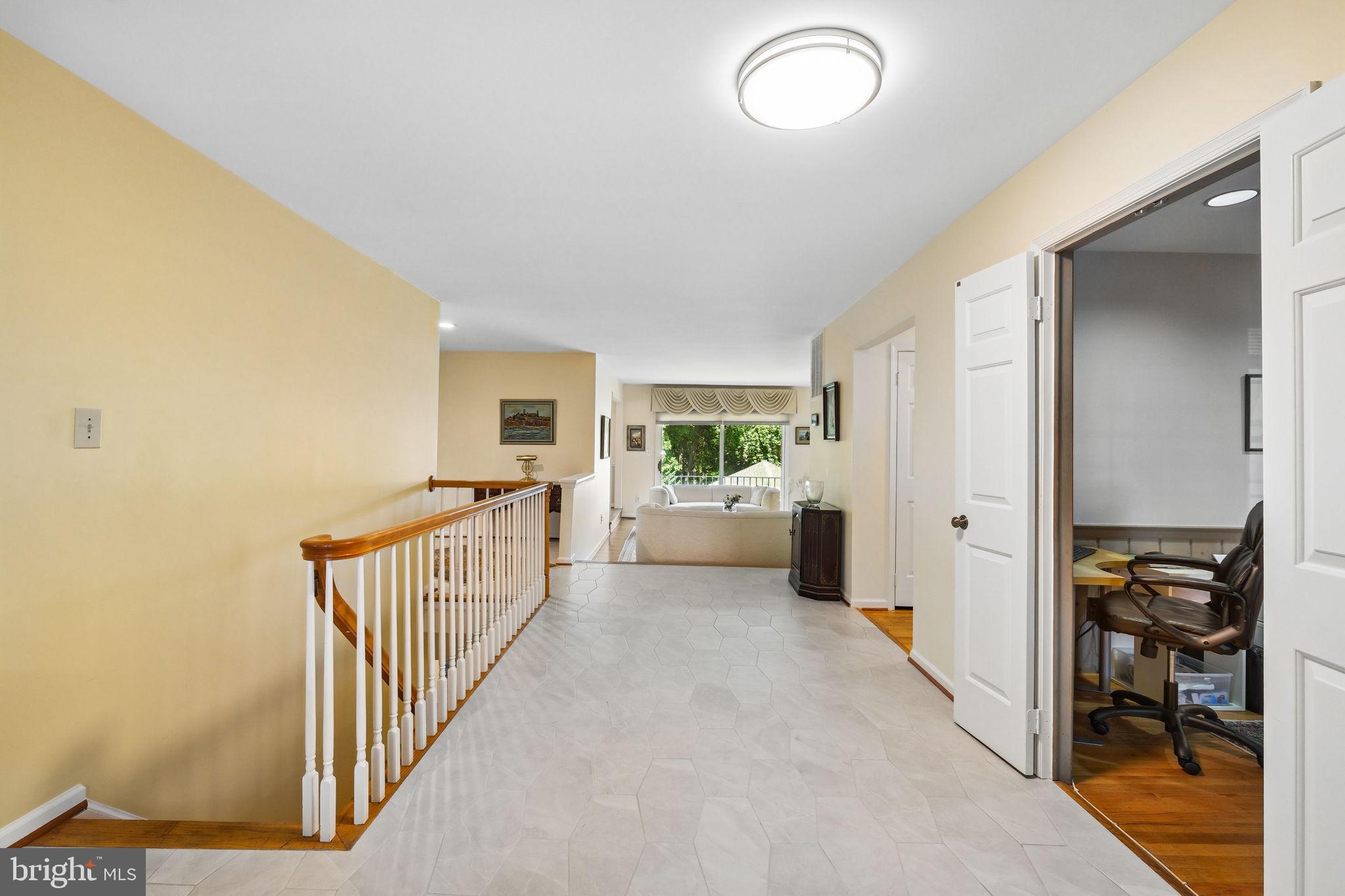 11900 Canfield Road Potomac, MD 20854 - Photo 6 of 44 Foyer