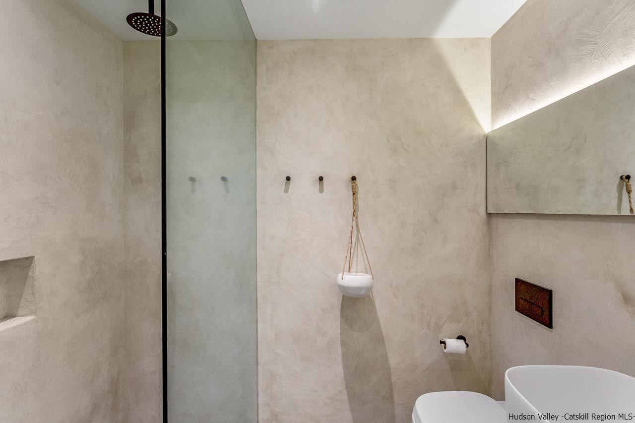 261 Blackhead Mountain Round Top, NY 12473 - Photo 22 of 34 a bathroom with a toilet