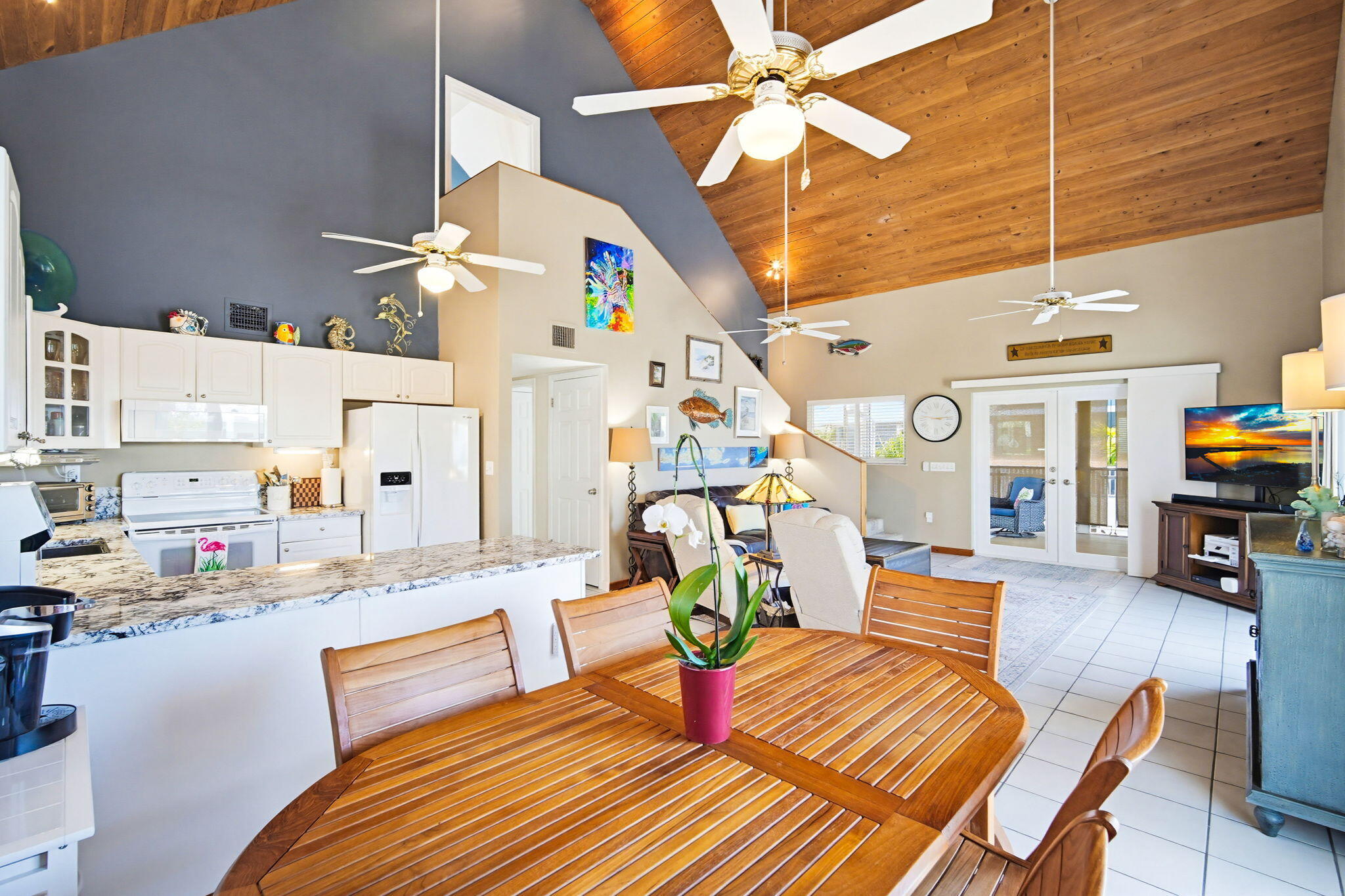612 Blackbeard Road Summerland Key, FL 33042 - Photo 18 of 68 Dining Area