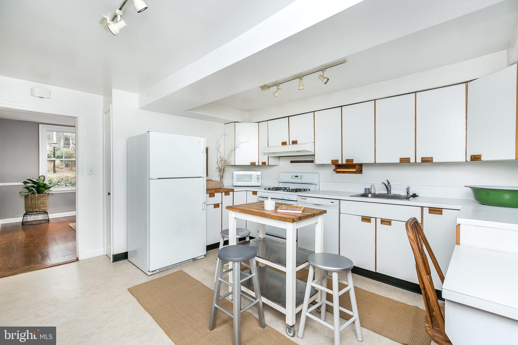 4547 Keswick Road Baltimore, MD 21210 - Photo 8 of 38