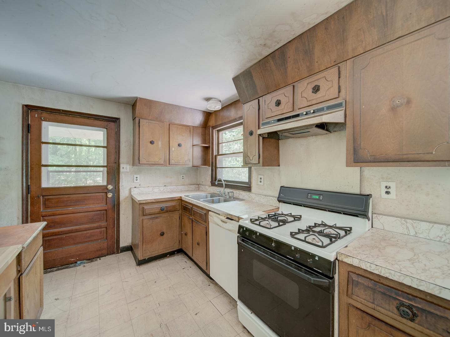 13682 Blackwells Mill Road Goldvein, VA 22720 - Photo 11 of 45