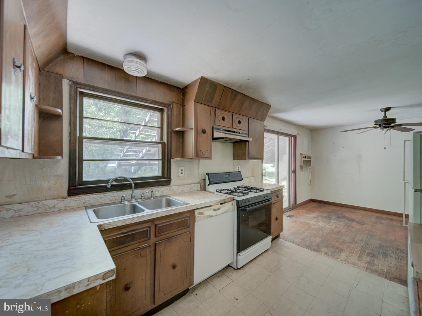 13682 Blackwells Mill Road Goldvein, VA 22720 - Photo 12 of 45