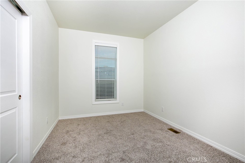 657 Lebec Road, Unit 2 Lebec, CA 93243 - Photo 16 of 17 an empty room with a window