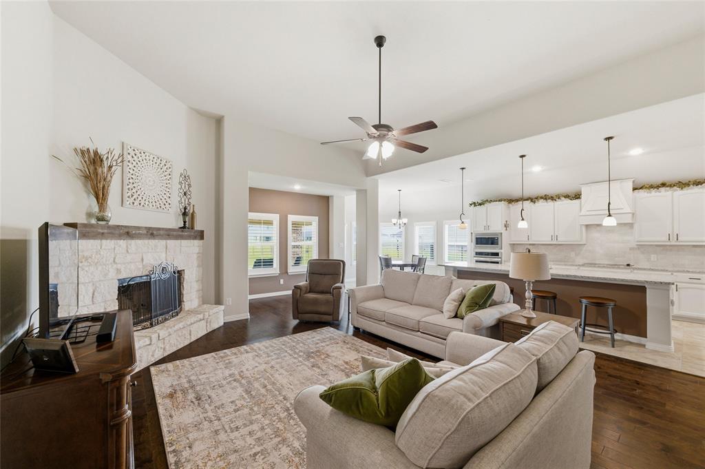 130 Prairie Meadows Rhome, TX 76078 - Photo 8 of 31