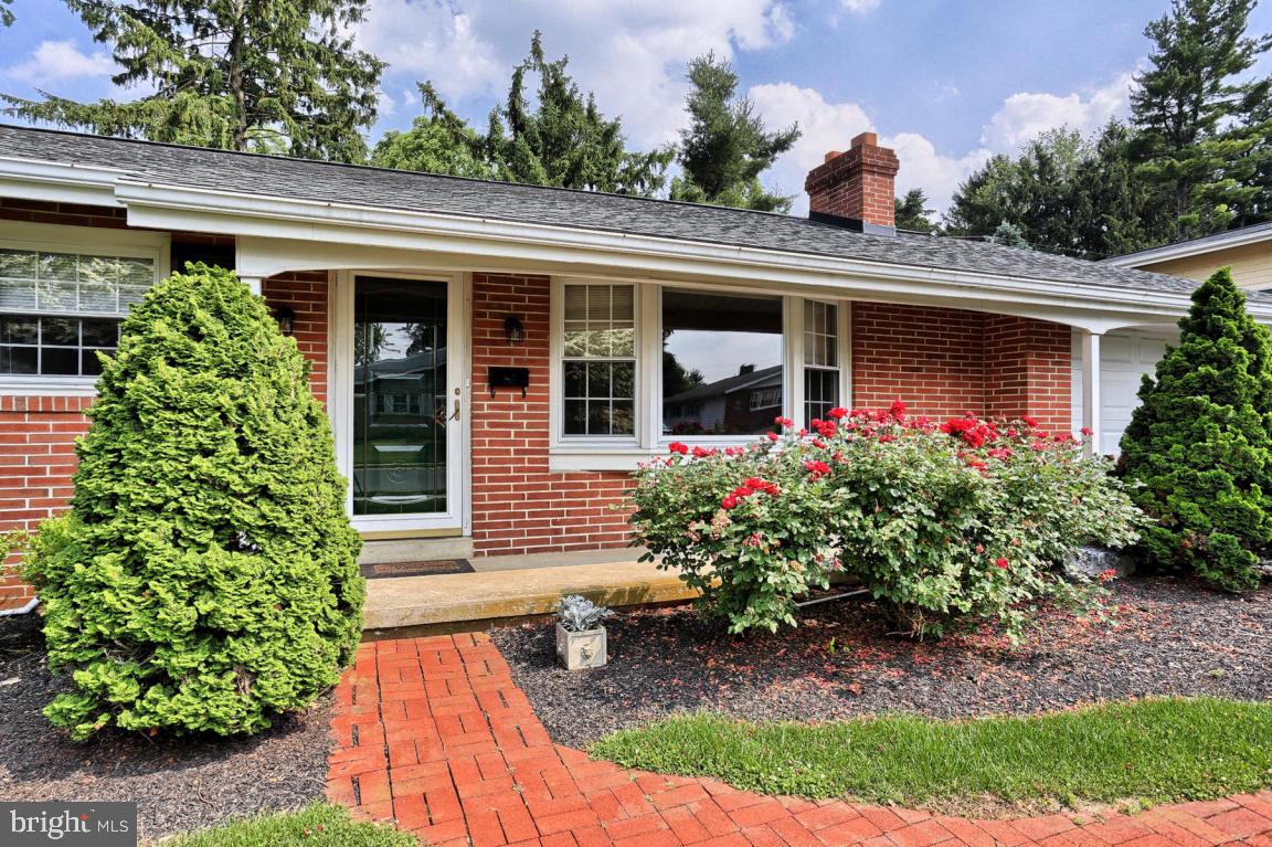 509 Golden Street Lititz, PA 17543 - Photo 3 of 28