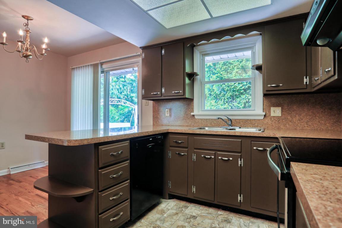 509 Golden Street Lititz, PA 17543 - Photo 8 of 28