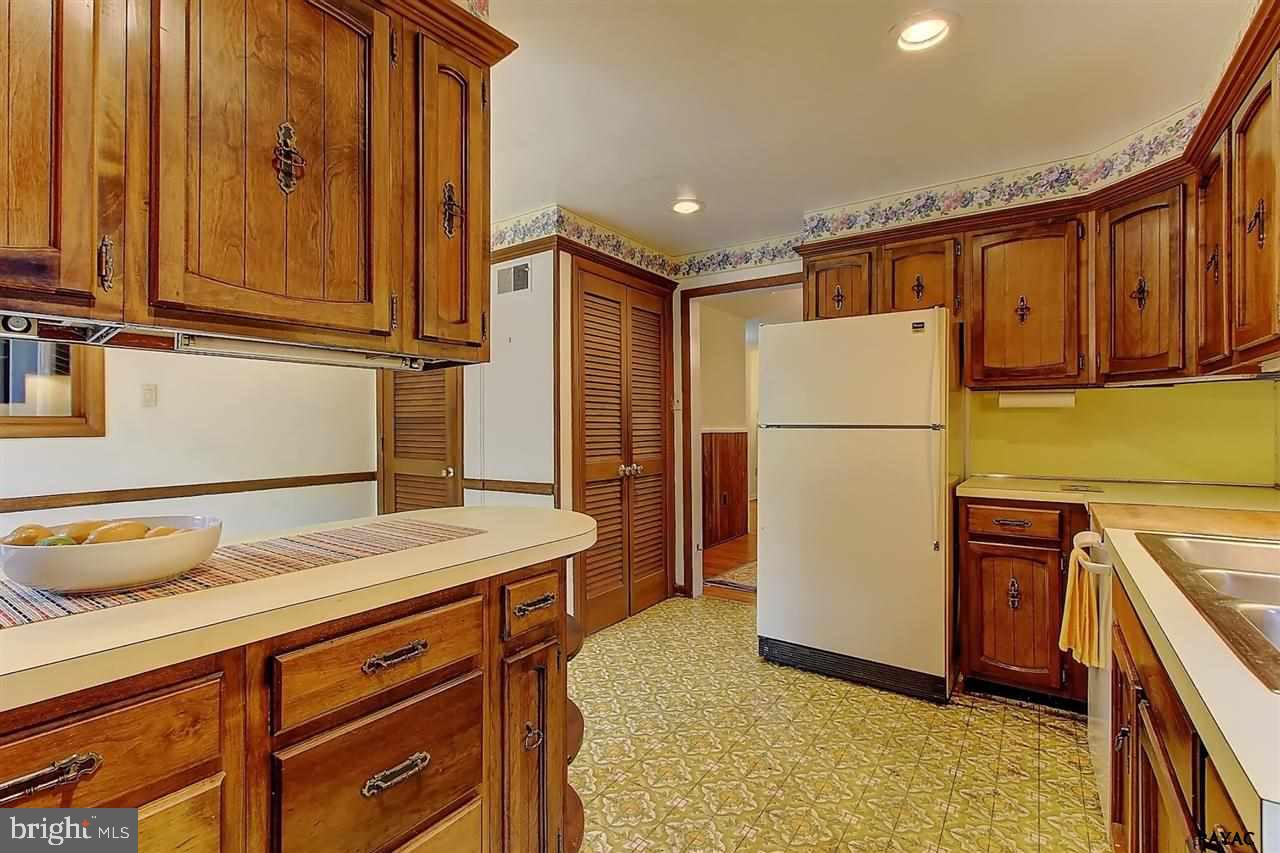 2240 York Road Dover, PA 17315 - Photo 12 of 36