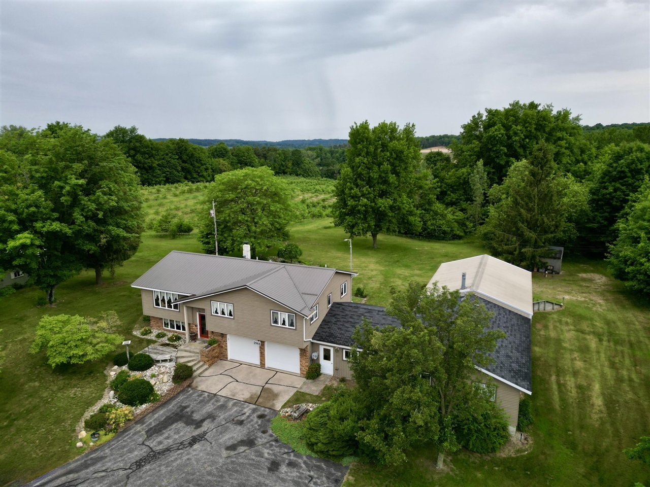 2944 West Woodrow Road Shelby, MI 49455 - Photo 2 of 62