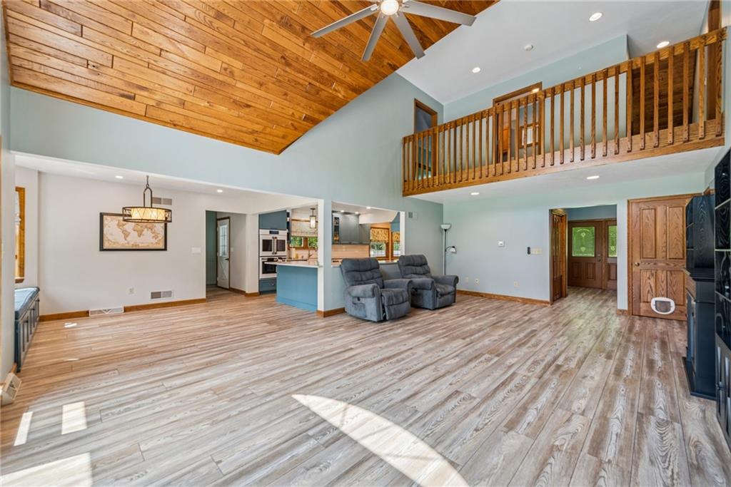 409 Park Road Mount Pleasant, PA 15666 - Photo 9 of 38 Huge space for gathering!