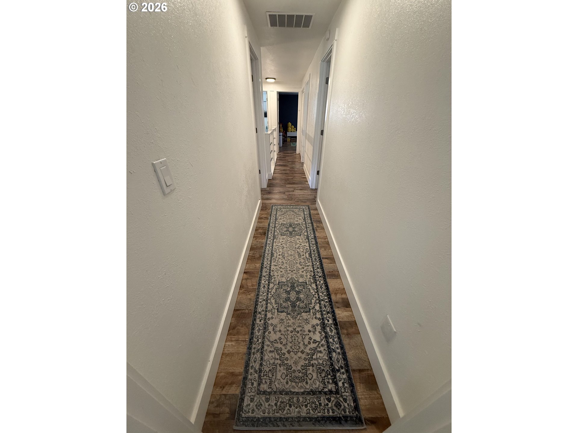 6974 Glacier Drive Springfield, OR 97478 - Photo 19 of 37 a view of entryway