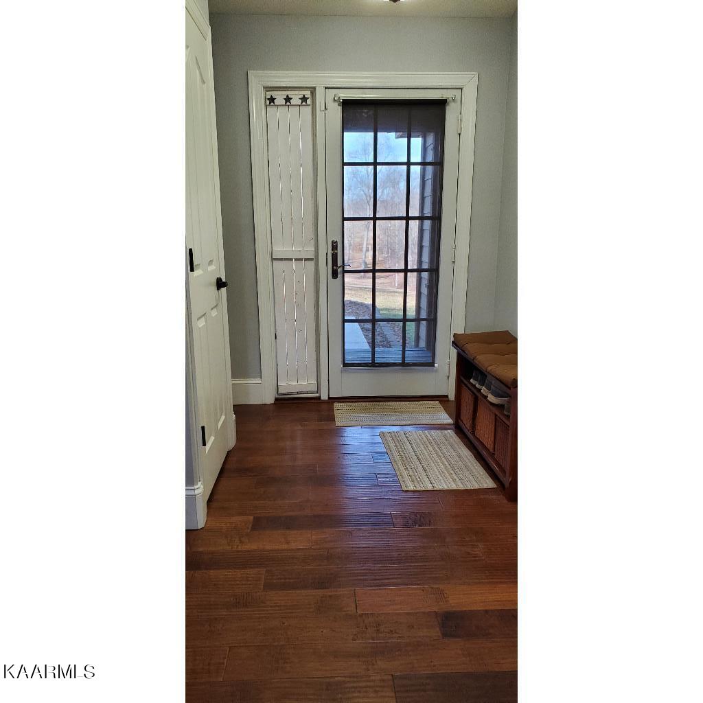 907 Clint Lowe Road Crossville, TN 38572 - Photo 10 of 42 09