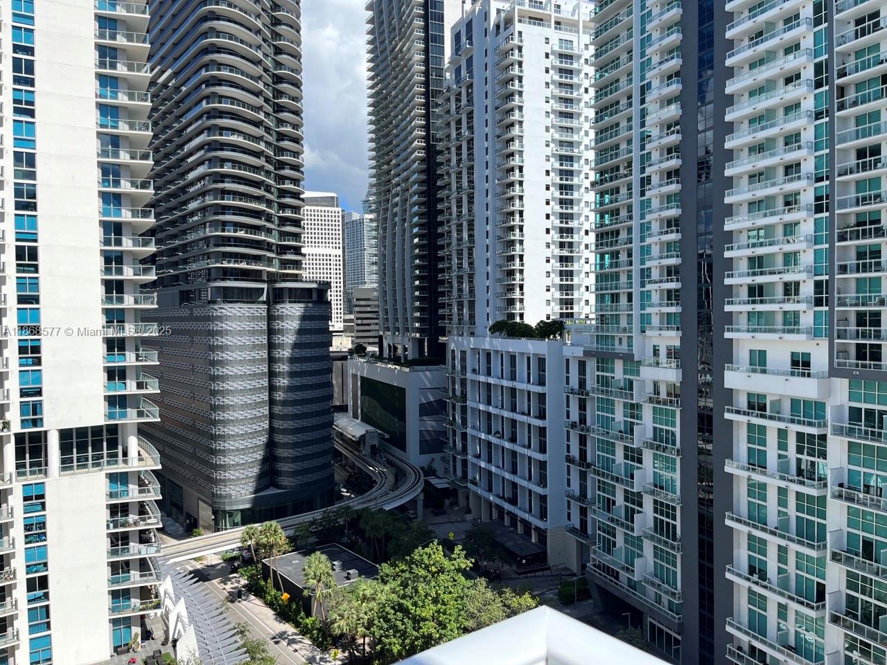 1250 South Miami Avenue, Unit 1414 Miami, FL 33130 - Photo 12 of 25 a view of a balcony