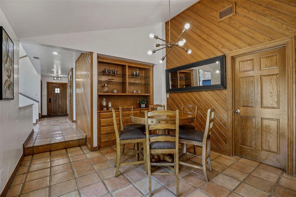 2243 Wood Hollow Road Denton, TX 76208 - Photo 27 of 40 Breakfast nook