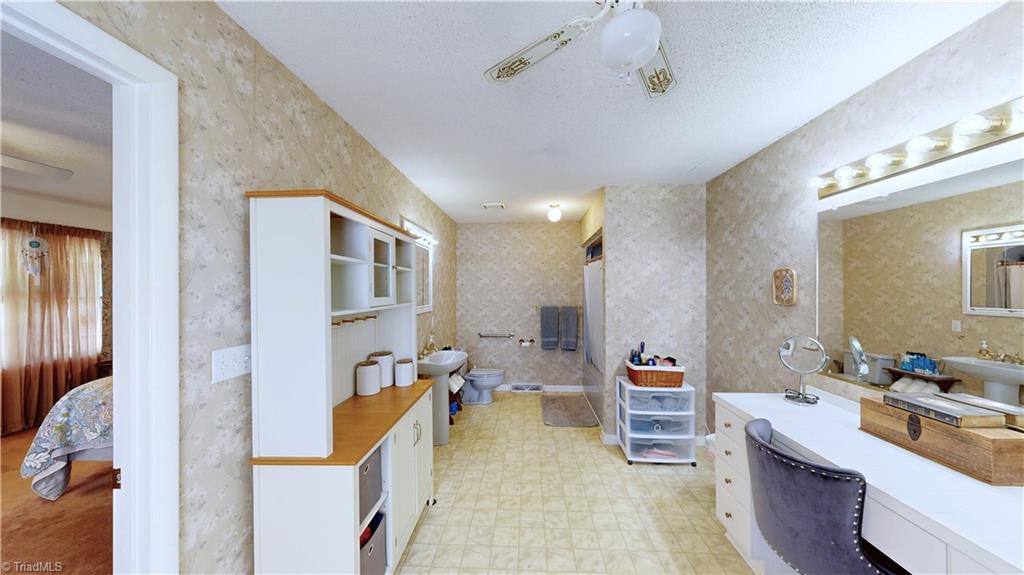 2091 Whitt Hunt Road Pleasant Garden, NC 27313 - Photo 25 of 27 Primary Bath