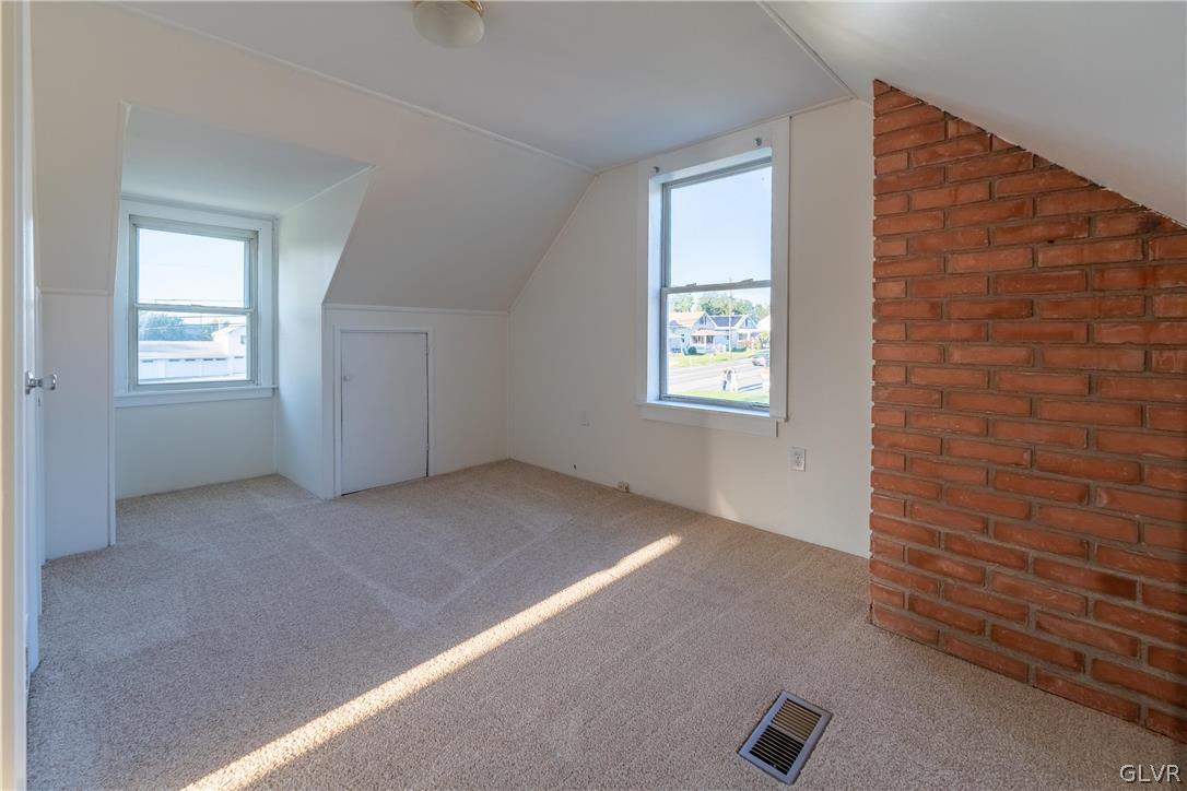 4764 Buckeye Road Emmaus, PA 18049 - Photo 15 of 27 Gallery Image 15