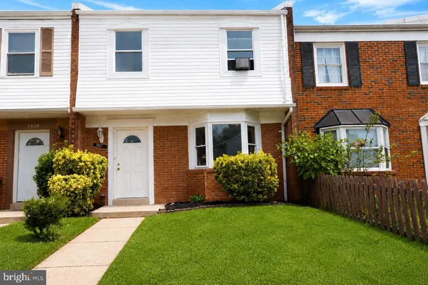 $384,999 | 7921 Meadow Court, Manassas, VA 20109