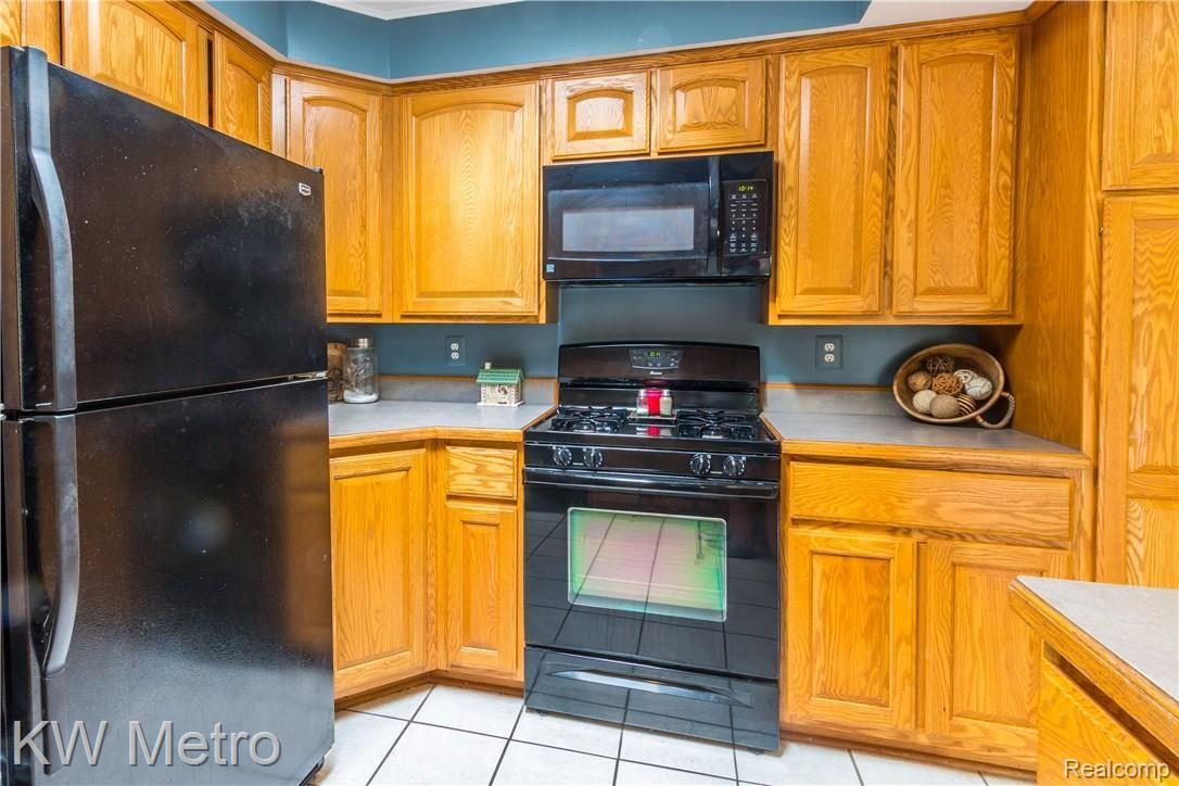 71220 Fisher Road Romeo, MI 48065 - Photo 5 of 35 71220 Fisher Rd-5.jpg