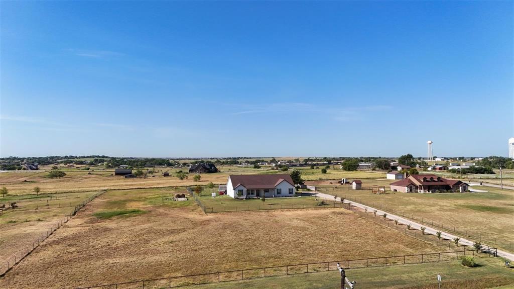 2060 Melton Road Sanger, TX 76266 - Photo 3 of 38