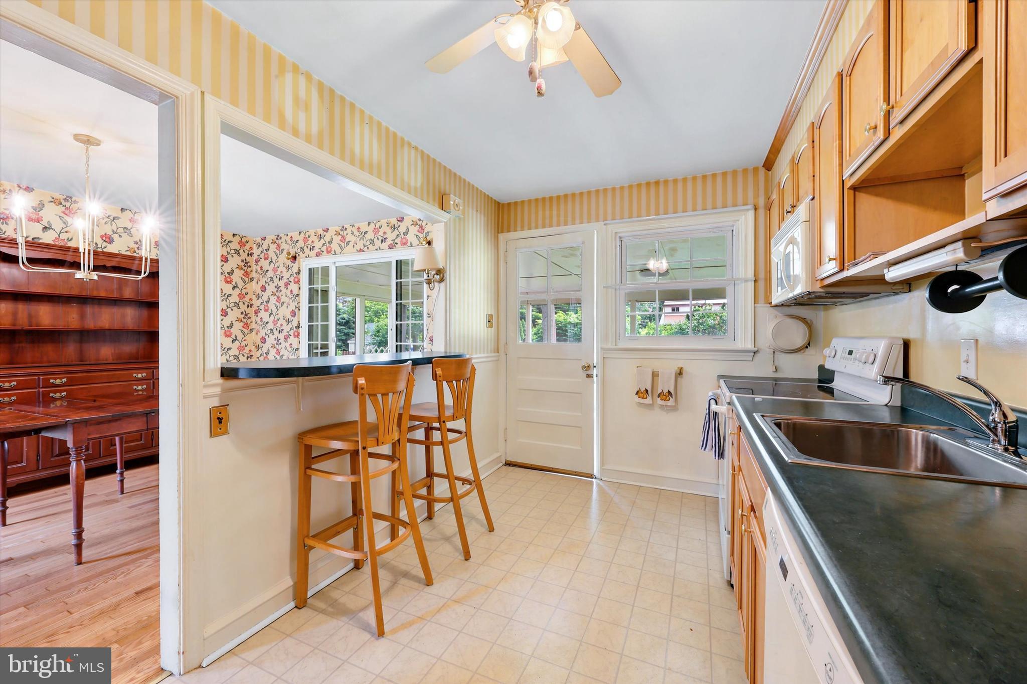 308 Henry Lane Wallingford, PA 19086 - Photo 10 of 36 Kitchen