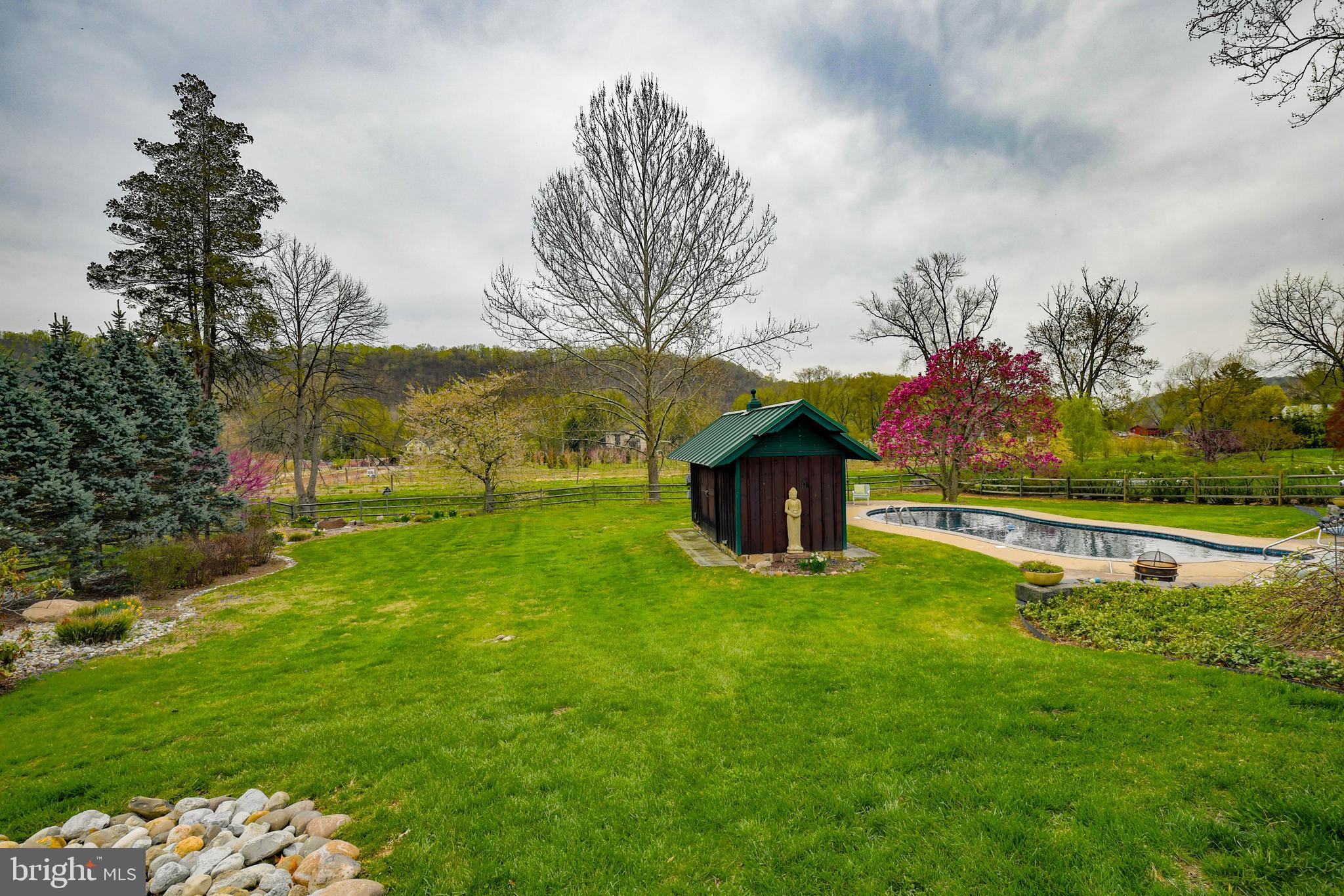 52 River Road Pipersville, PA 18947 - Photo 4 of 31 pool house w/dressing room and toliet