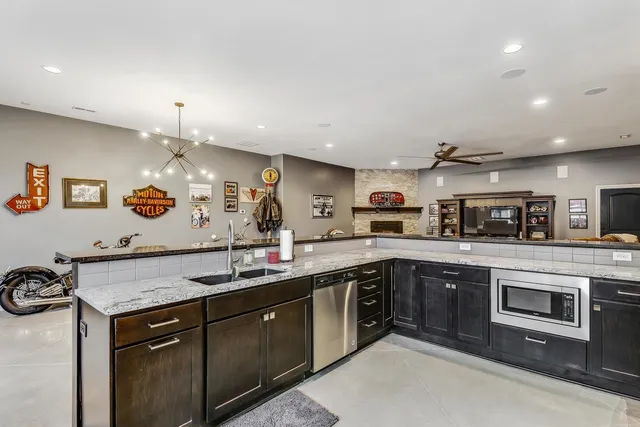 $1,500,000 | 7053 South 143rd Street East, Derby, KS 67037