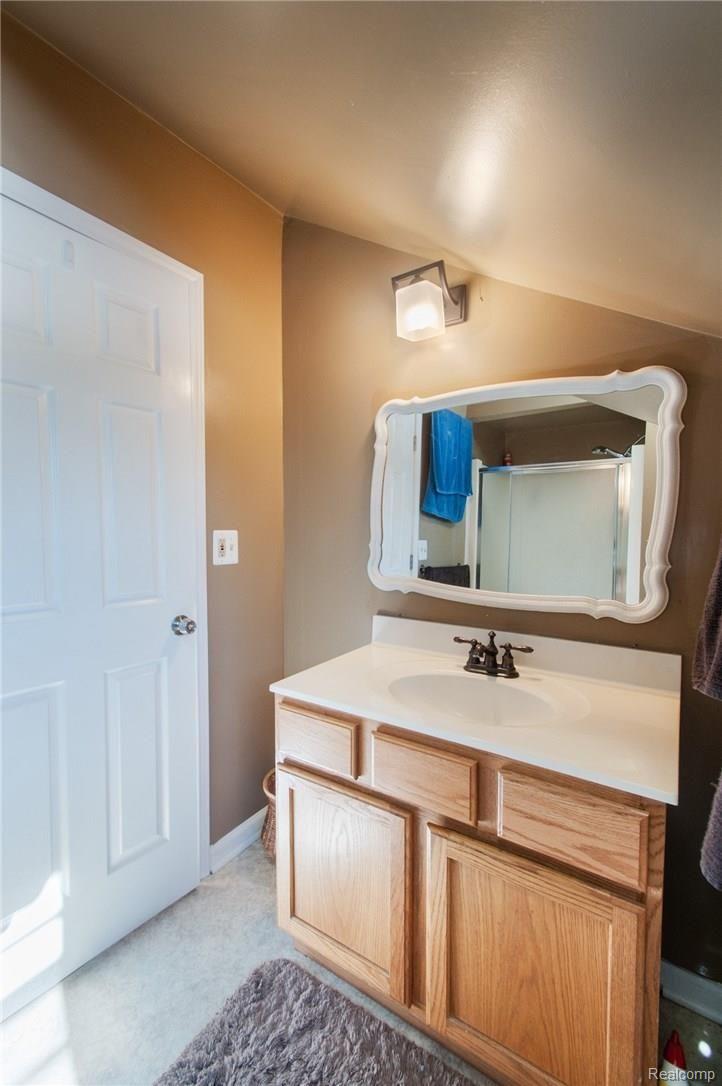 7975 Chilson Road Pinckney, MI 48169 - Photo 34 of 76 ChilsonRd_7975_FullBathB_04.jpg