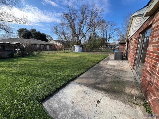 $199,000 | 12360-62 Robbie Avenue, Baton Rouge, LA 70815