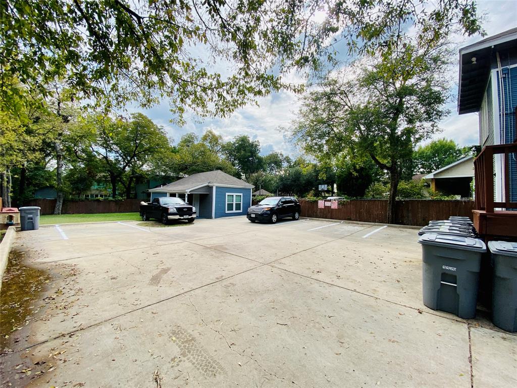 4318 Junius Street, Unit 3 Dallas, TX 75246 - Photo 28 of 29 a view of a house with entertaining space