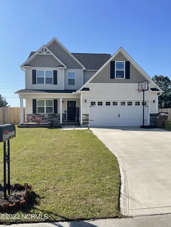 $1,800 | 216 Holly Grove Court East, Jacksonville, NC 28540