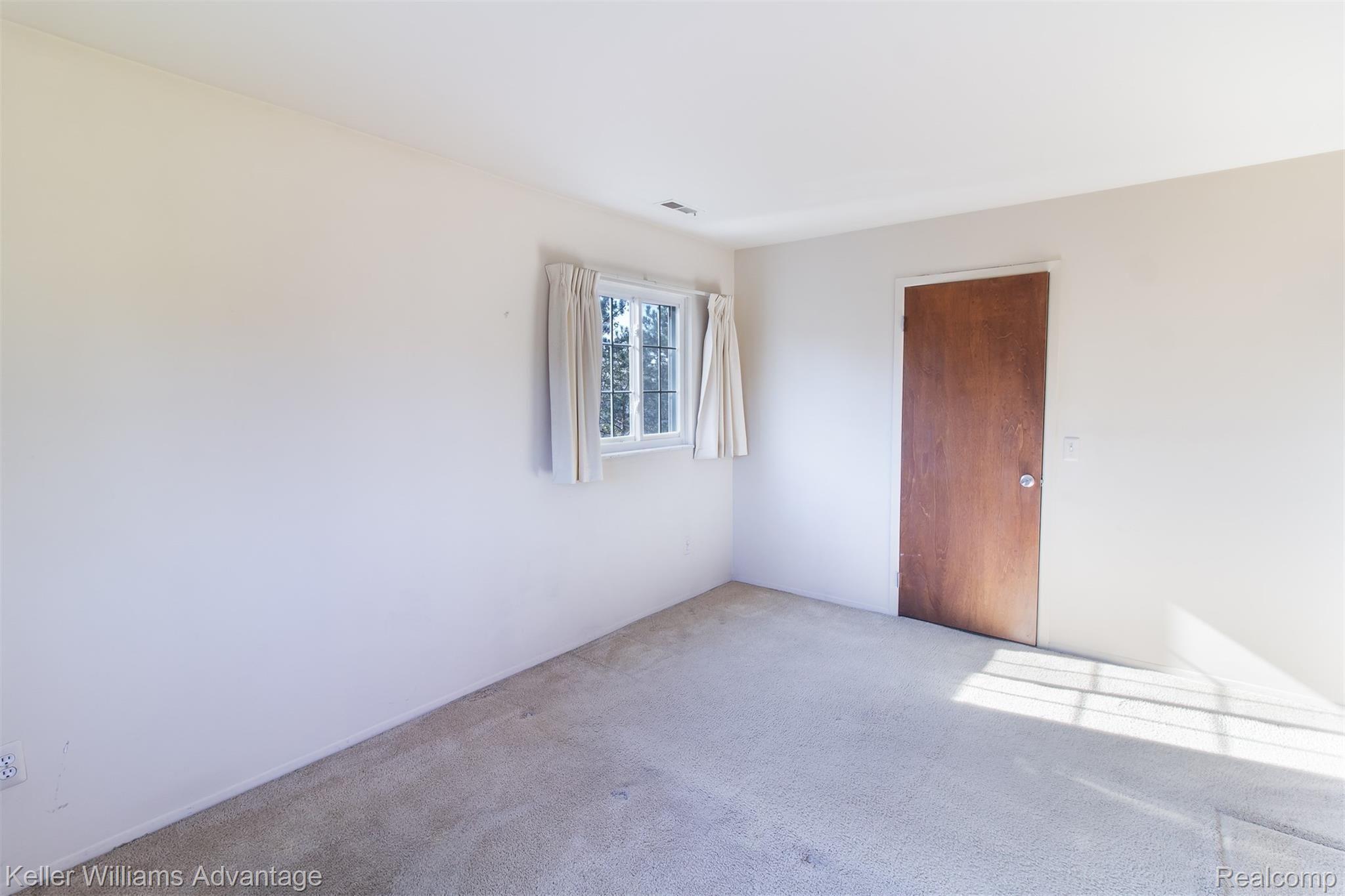 470 Baldwin Avenue, Unit 33 Rochester, MI 48307 - Photo 15 of 24 BaldwinAve_470_Master_03.jpg