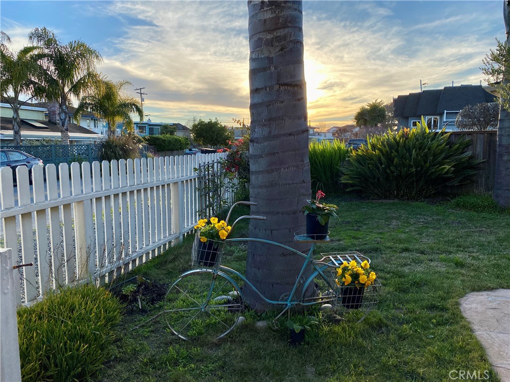 514 Middlefield Drive Aptos, CA 95003 - Photo 11 of 31 a view of a backyard with plants and outdoor seating