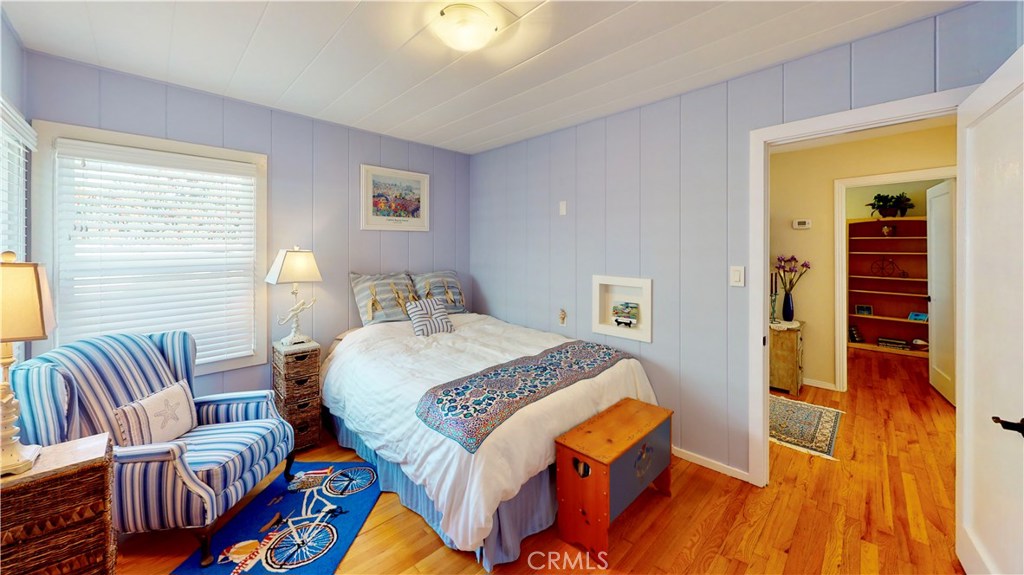 514 Middlefield Drive Aptos, CA 95003 - Photo 24 of 31 a bedroom with a bed and a couch