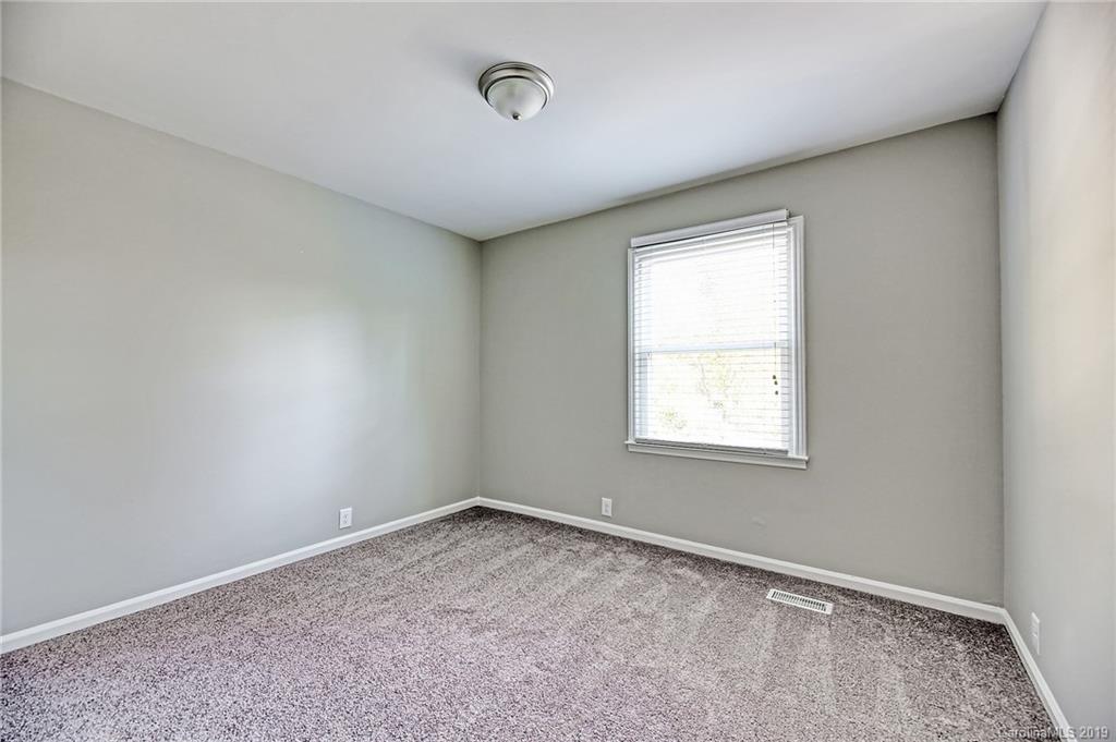7814 Robin Crest Road Charlotte, NC 28226 - Photo 28 of 34 Gallery Image 28