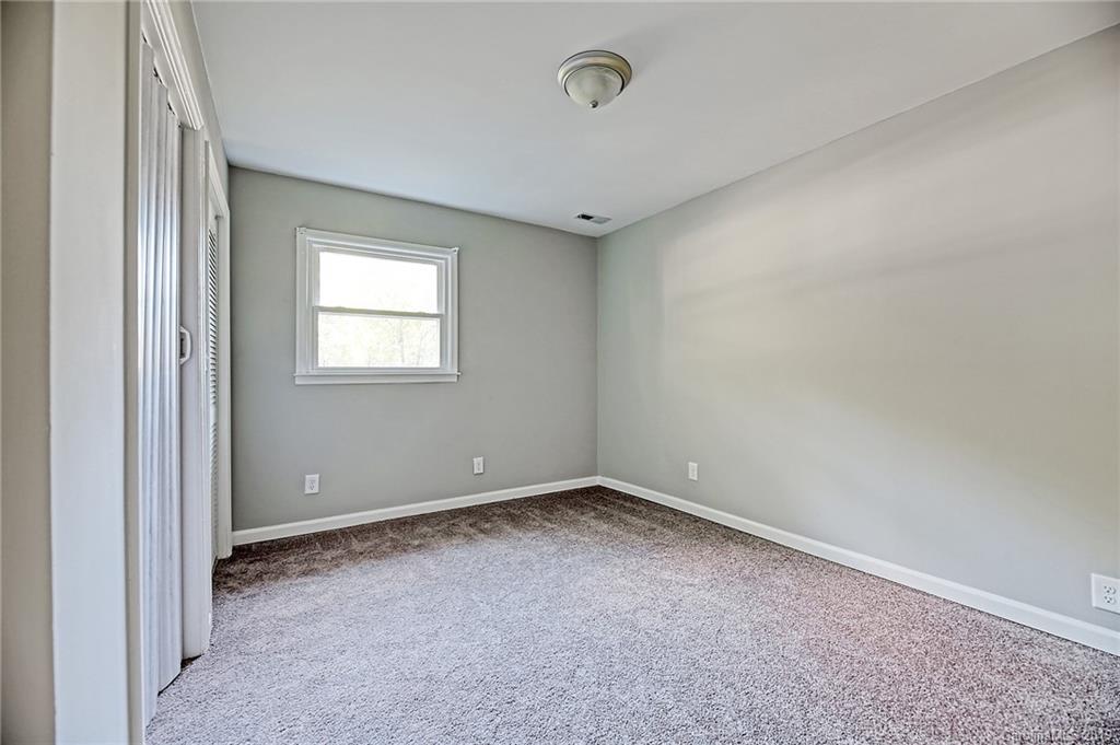 7814 Robin Crest Road Charlotte, NC 28226 - Photo 33 of 34 Gallery Image 33