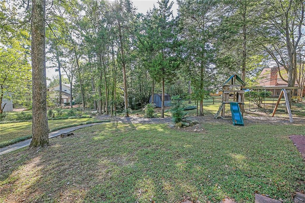 7814 Robin Crest Road Charlotte, NC 28226 - Photo 6 of 34 Gallery Image 6