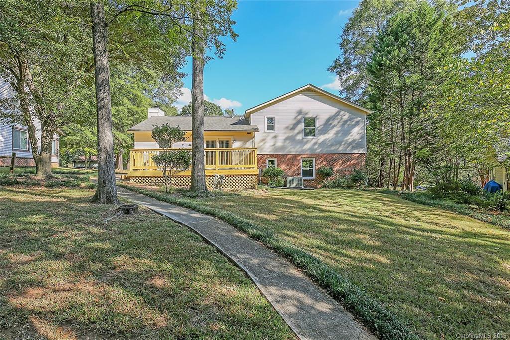 7814 Robin Crest Road Charlotte, NC 28226 - Photo 7 of 34 Gallery Image 7