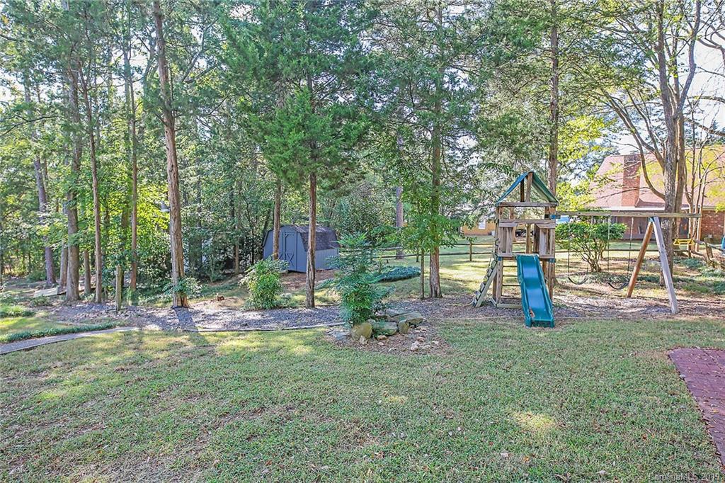 7814 Robin Crest Road Charlotte, NC 28226 - Photo 9 of 34 Gallery Image 9